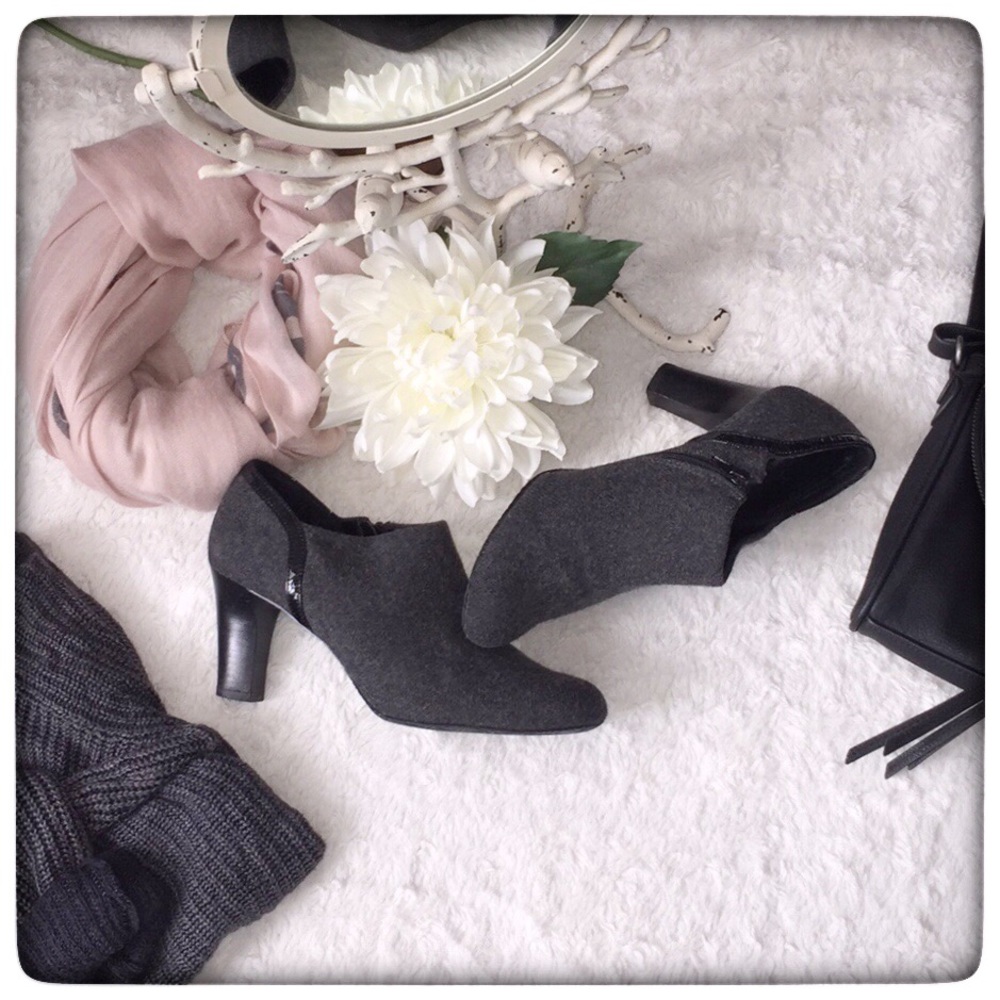 Liz Claiborne wool booties